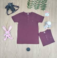 Boy's plain t-shirt